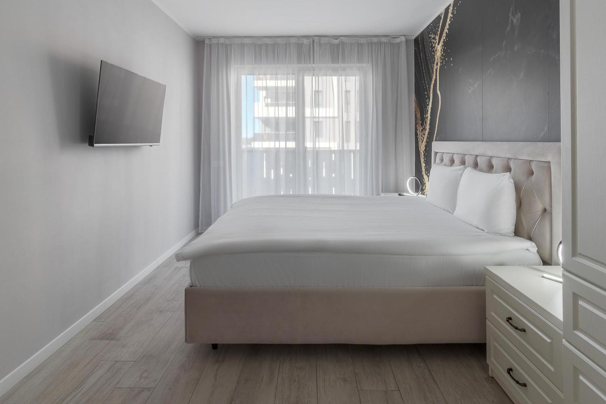 Ceyrat Flat Oradea Exterior foto