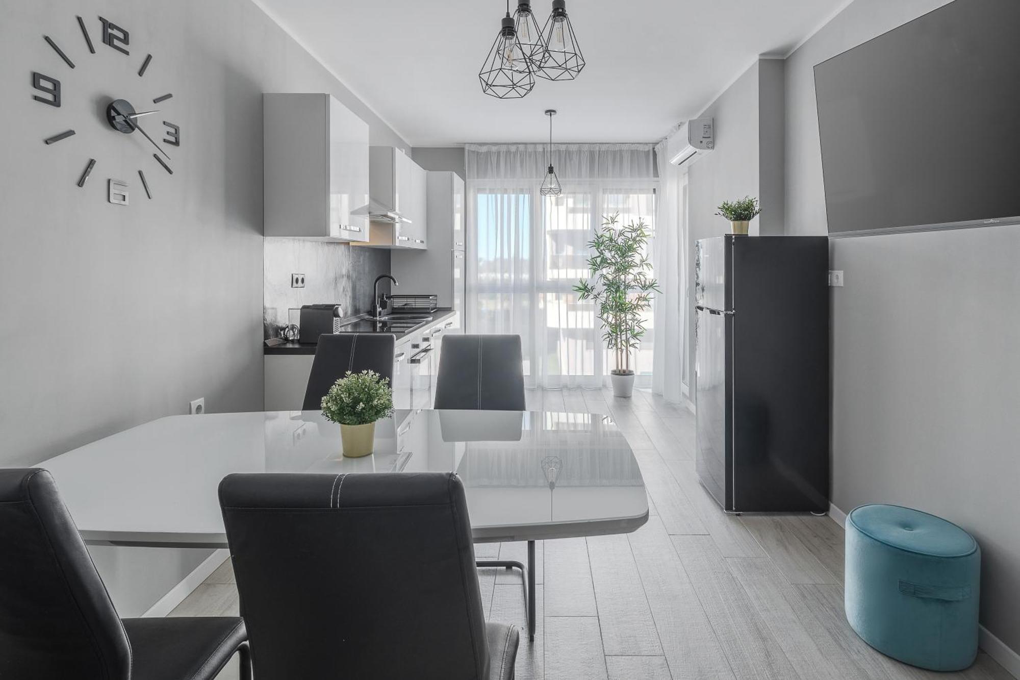 Ceyrat Flat Oradea Exterior foto